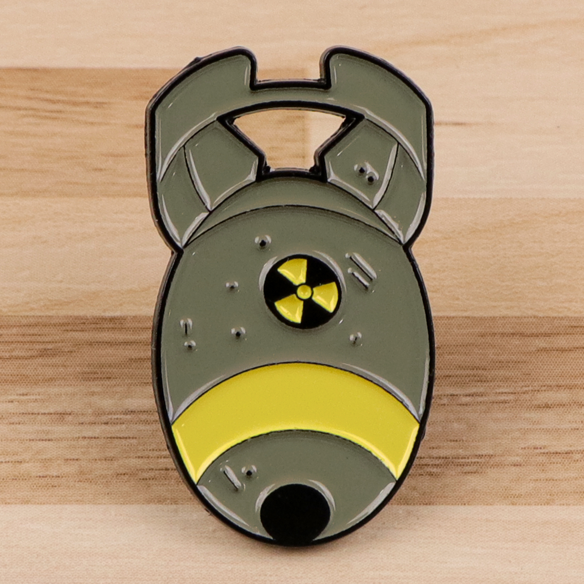 Game Enamel Pins Retro Bomb Ba - Retro Gaming Art avaliação e preço